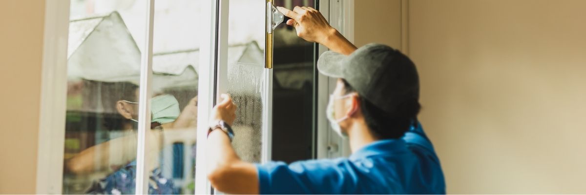 Evde Doğal Cam Temizleyici Nasıl Hazırlanır